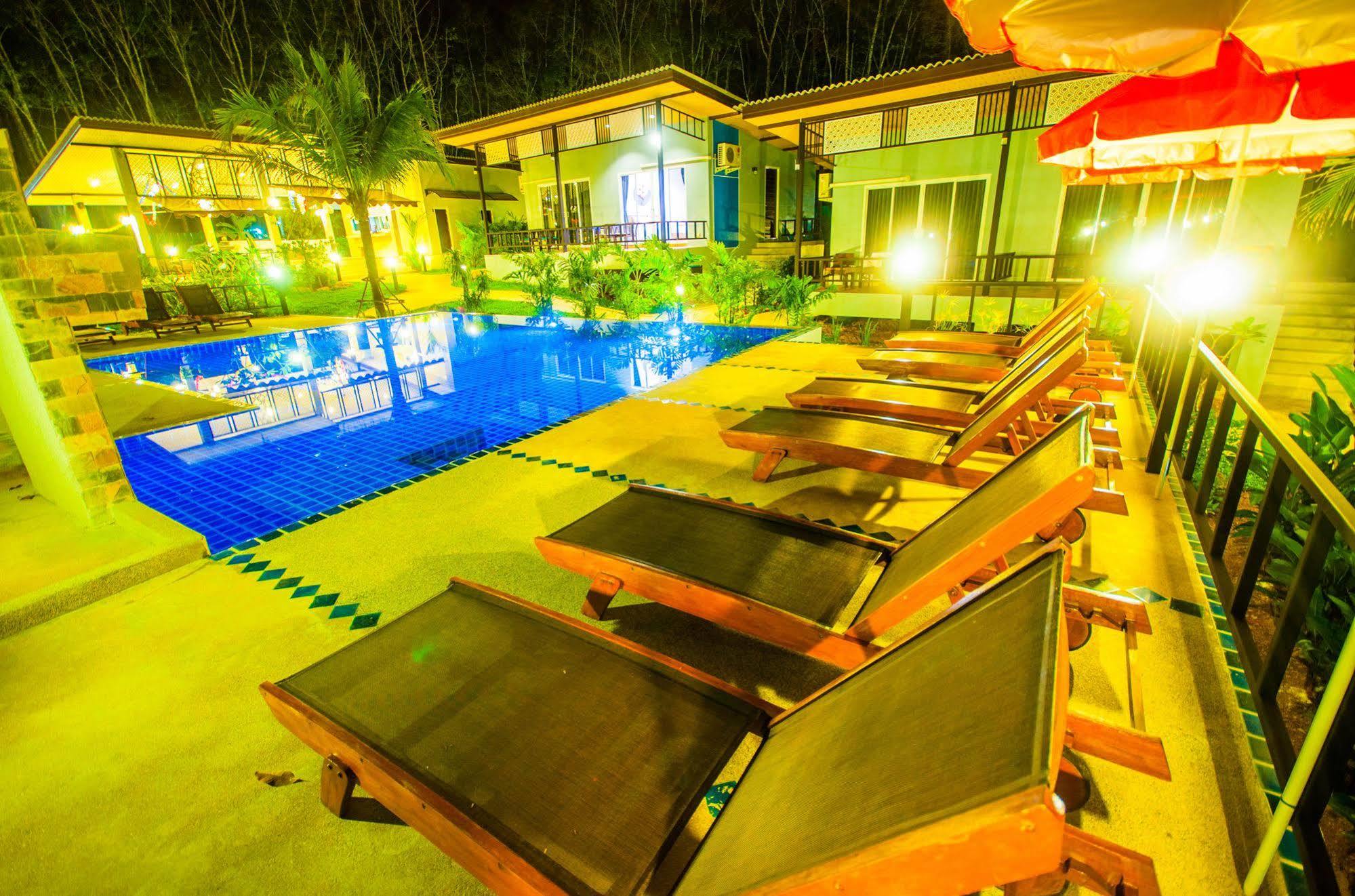Chomphu Resort Khao Lak Exterior foto